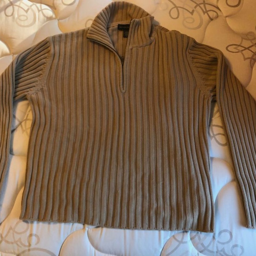 Banana Republic sweater large XL half-zip.   Excellent condition.